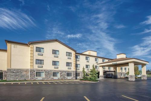 La Quinta by Wyndham Erie - main image