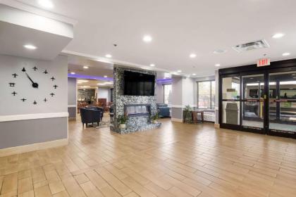 Quality Inn & Suites CVG Airport - image 10
