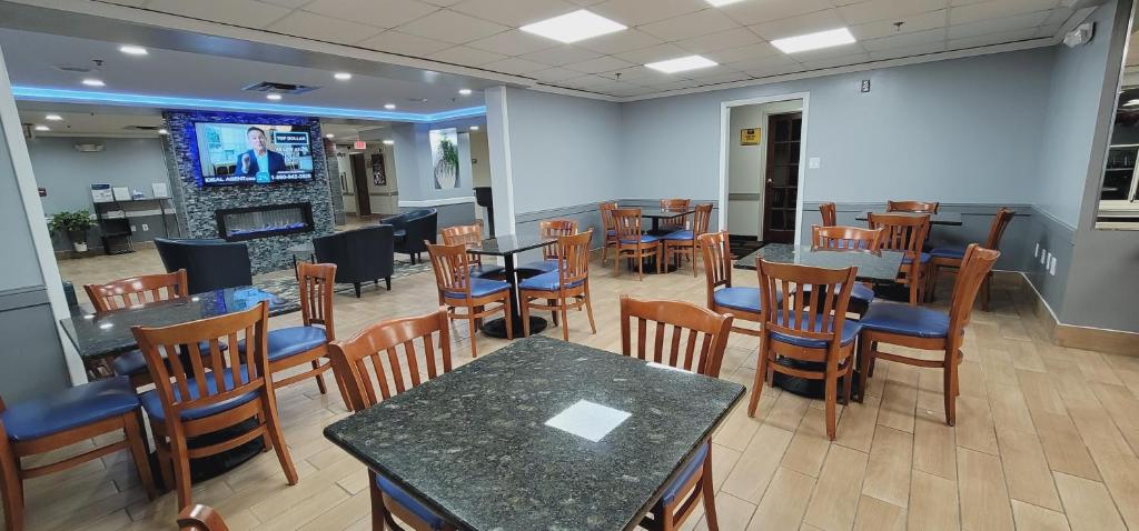 Quality Inn & Suites CVG Airport - image 5