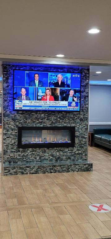 Quality Inn & Suites CVG Airport - image 6