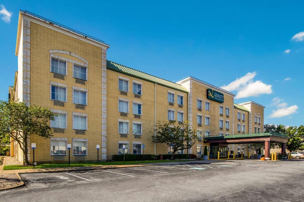 Quality Inn & Suites CVG Airport - image 7