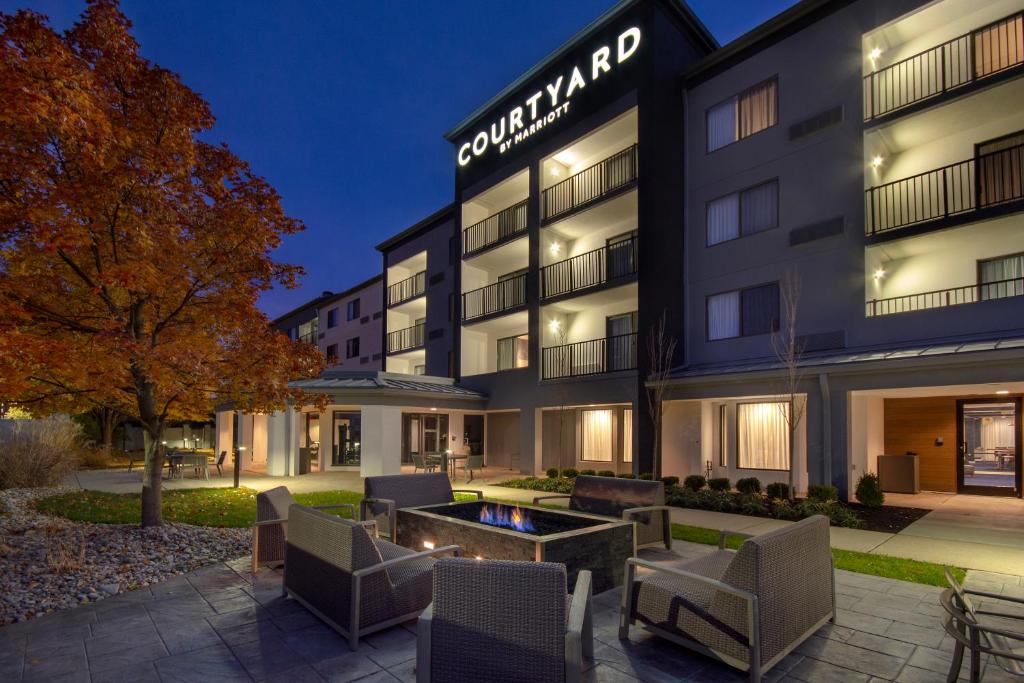 Courtyard by Marriott Cincinnati Airport - main image