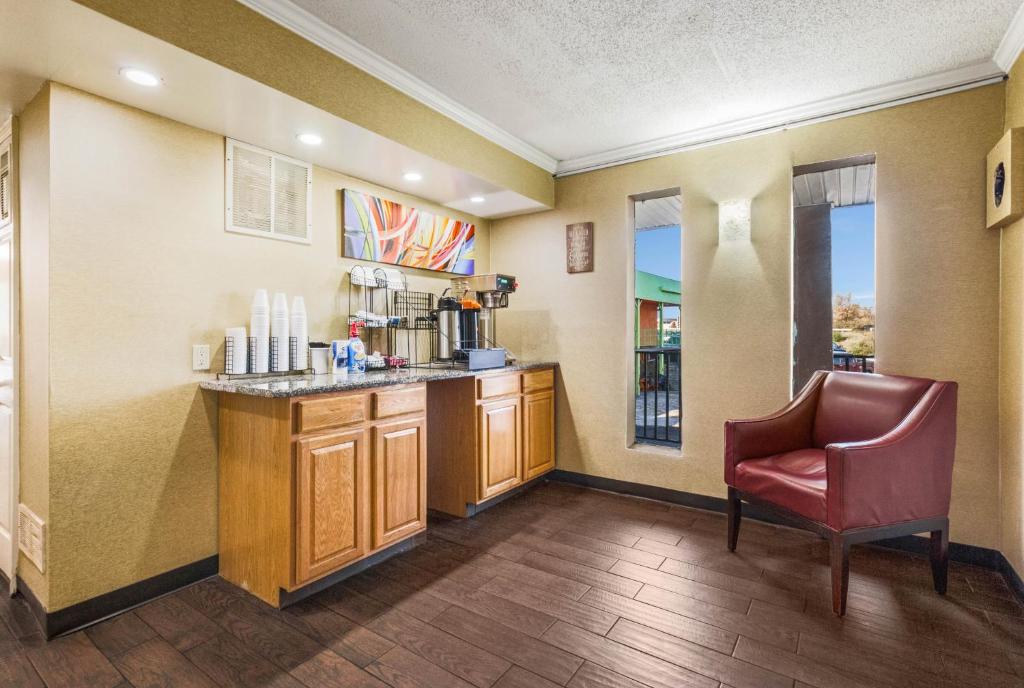 Red Roof Inn Cincinnati Airport–Florence/ Erlanger - image 6