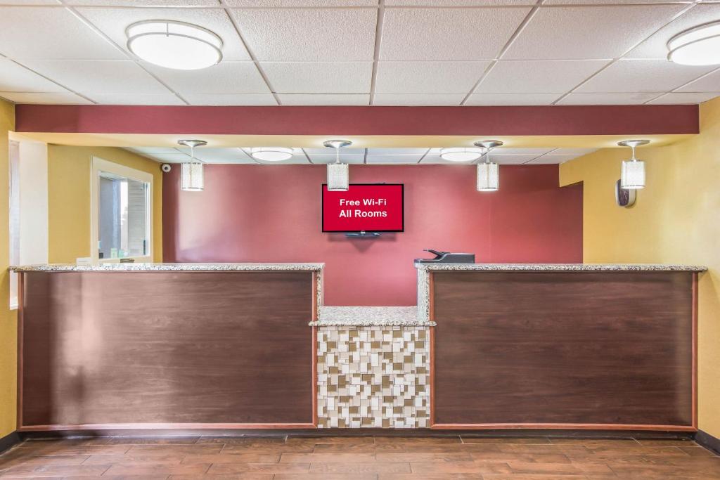 Red Roof Inn Cincinnati Airport–Florence/ Erlanger - image 7