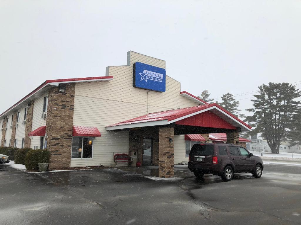 Travelodge by Wyndham Escanaba - image 2