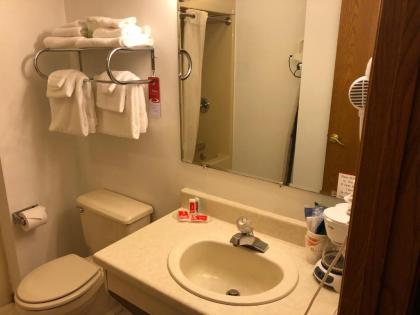 Travelodge by Wyndham Escanaba - image 6