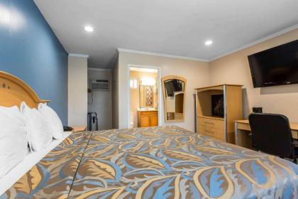 Rodeway Inn Escondido Downtown - image 10