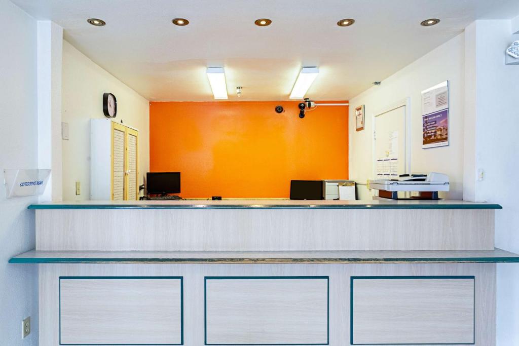 Motel 6-Espanola NM - image 4