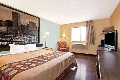 Super 8 by Wyndham Baltimore/Essex Area - image 7