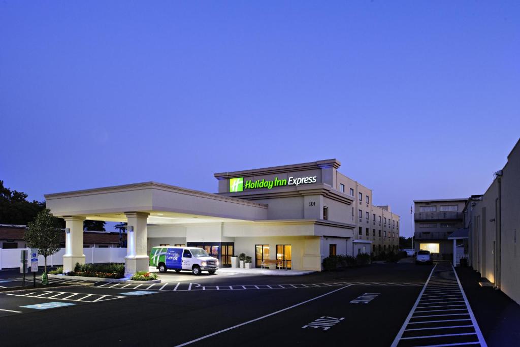 Holiday Inn Express Philadelphia Airport an IHG Hotel - main image