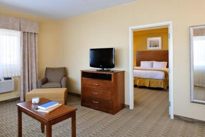 Holiday Inn Express Philadelphia Airport an IHG Hotel - image 5