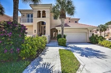 Chic Estero townhome with Pool and Hot tub Access Florida