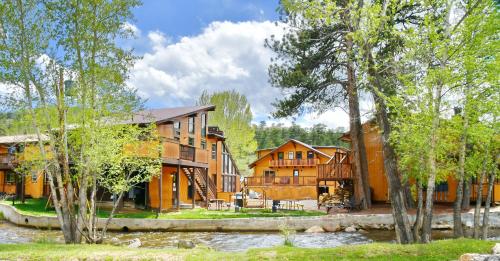 Murphy's River Lodge - main image