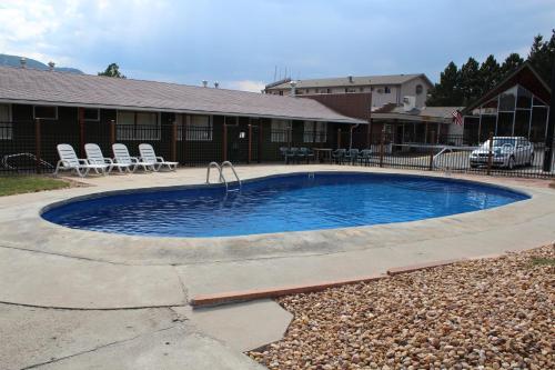 Coyote Mountain Lodge - image 3