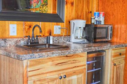 The Inn on Fall River & Fall River Cabins - image 4