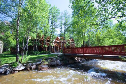 Streamside on Fall River - main image
