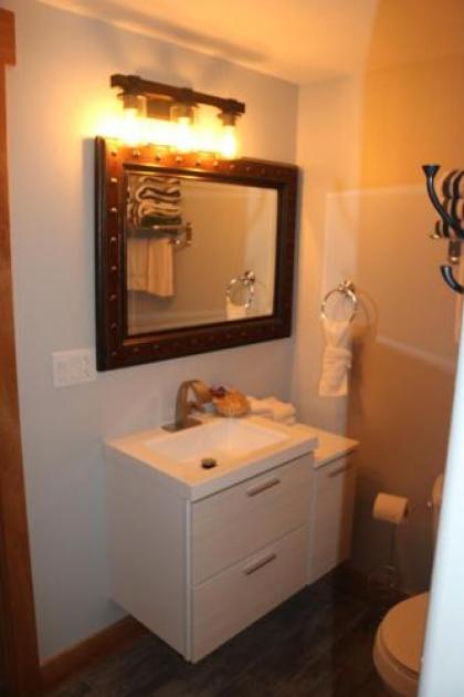 Columbine Inn - image 5