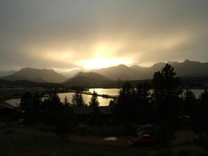 Estes Lake Lodge - image 1
