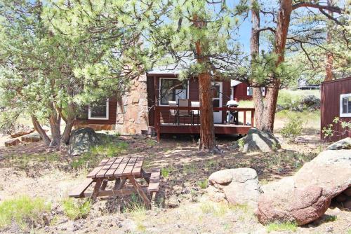 Blue Jay Bungalow - image 4
