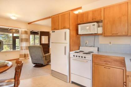 Blue Jay Bungalow - image 5