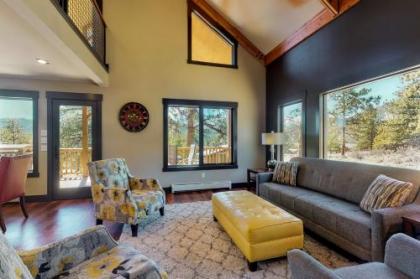 Crest Cabin - image 5