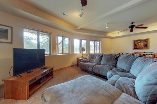 Twin Pines Cabin - image 4