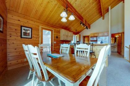 Twin Pines Cabin - image 5
