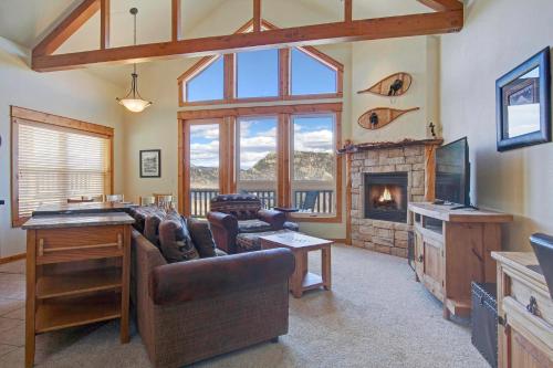 Nisa Mountain 36 Condo - main image