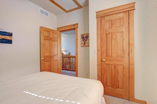 Nisa Mountain 36 Condo - image 4