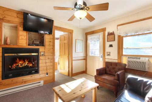 Sprague Mountain 201 Condo - main image