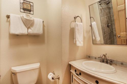 Lookout Mountain 27B Condo - image 5