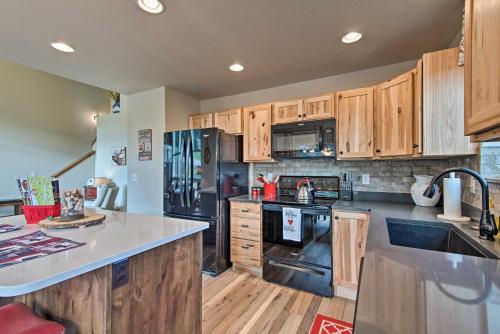 Newly Built Estes Park Townhome 2 Miles to RMNP! - image 5