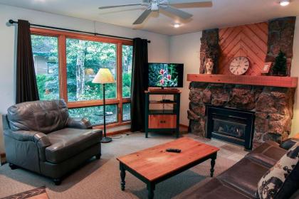 Sunnyside Knoll with Hot Tubs by Rocky Mountain Resorts - image 13