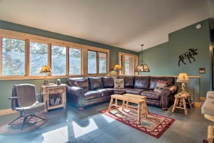 Estes Park Home with BBQ Less Than 1 Mi to Lake and Dtwn!