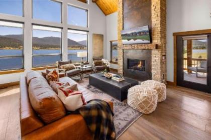 Lake Estes Oasis Located right on the lake Indoor and Outdoor Fireplace and Private Jacuzzi - image 3