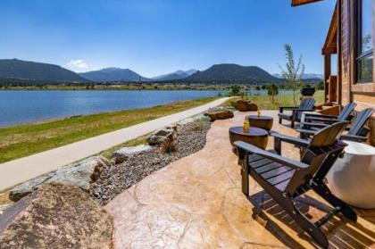 Lake Estes Oasis Located right on the lake Indoor and Outdoor Fireplace and Private Jacuzzi - image 4