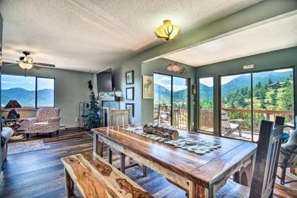Idyllic Cabin with Grill and Panoramic mtn Views