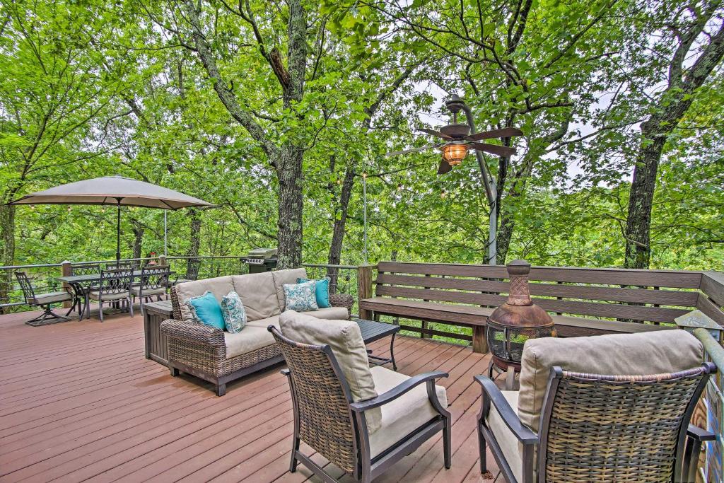 Pet-Friendly Grand Lake House with Dock and Kayaks! - main image