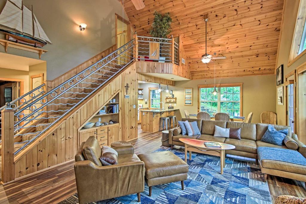 Pet-Friendly Grand Lake House with Dock and Kayaks! - image 5