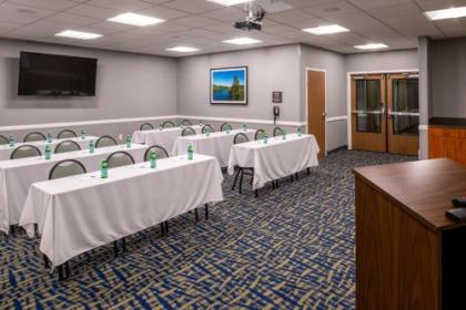 Hampton Inn Eugene - image 4