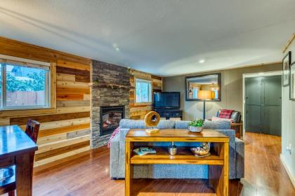 Cozy Coleman St. Cottage - image 13