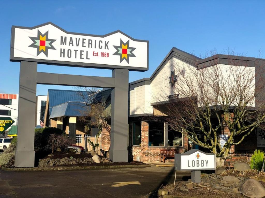 Maverick Hotel - main image