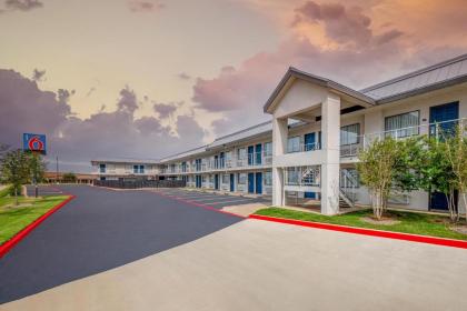 Motel 6-Euless TX - Dallas - image 11