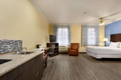 Days Inn & Suites by Wyndham DFW Airport South-Euless - image 13