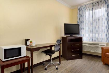 Days Inn & Suites by Wyndham DFW Airport South-Euless - image 15