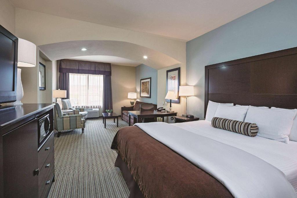 La Quinta by Wyndham DFW Airport West - Euless - image 6