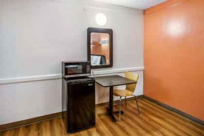 Motel 6-Euless TX - DFW West - image 4