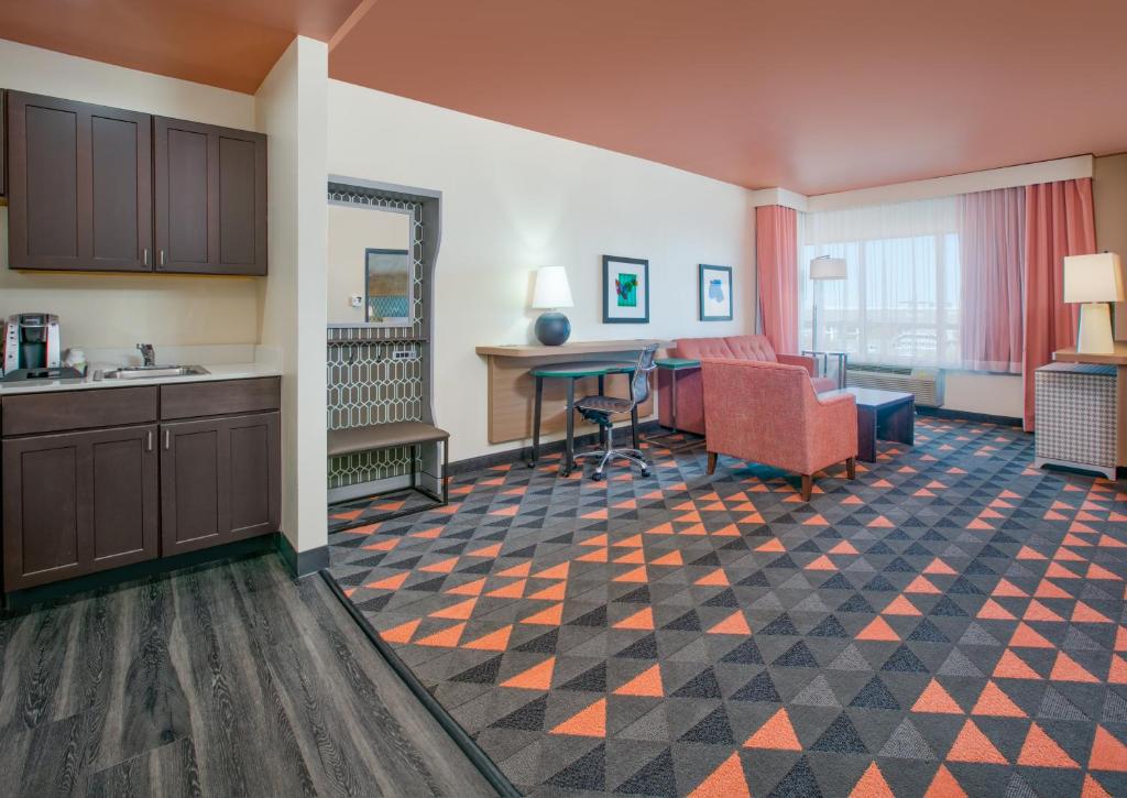 Holiday Inn Dallas - Fort Worth Airport South an IHG Hotel - image 4