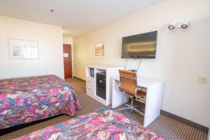 Regency Inn & Suites DFW - image 10