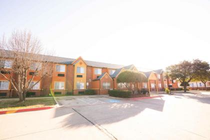 Regency Inn & Suites DFW - image 11